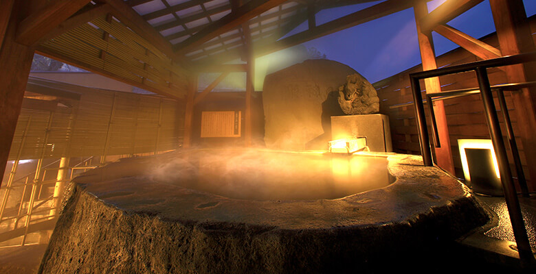 日本最大級大石くりぬき風呂「龍神の湯」